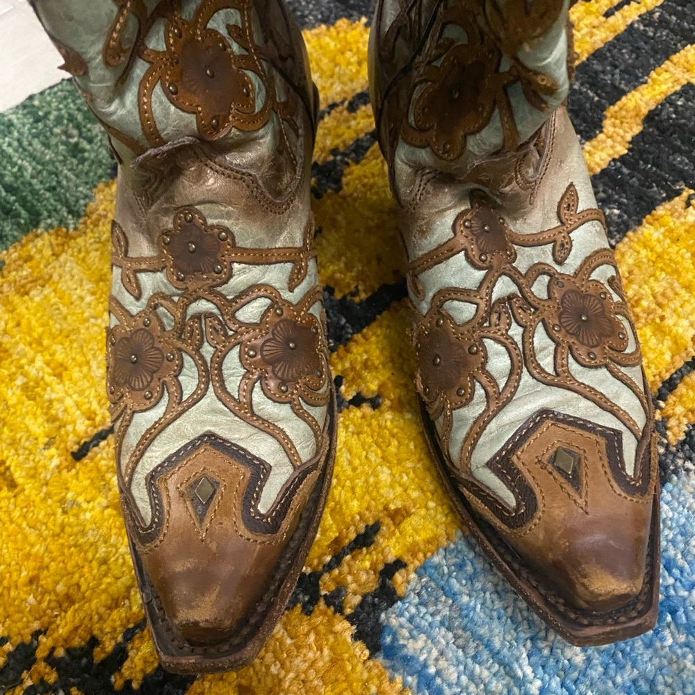 Corral Boot Woman - Picture 2 of 9
